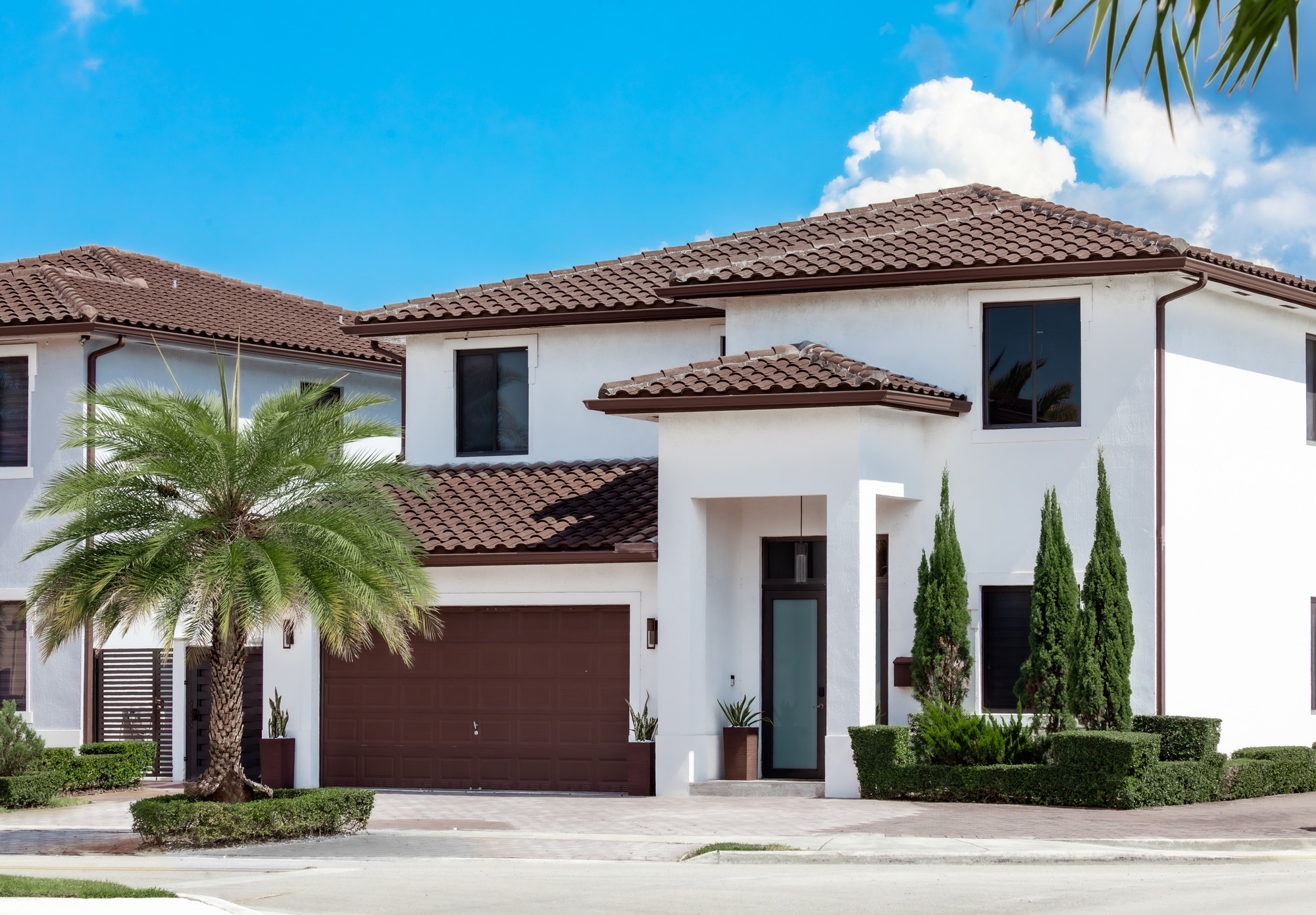 Beautiful Modern Luxury Florida Home in a residential area.